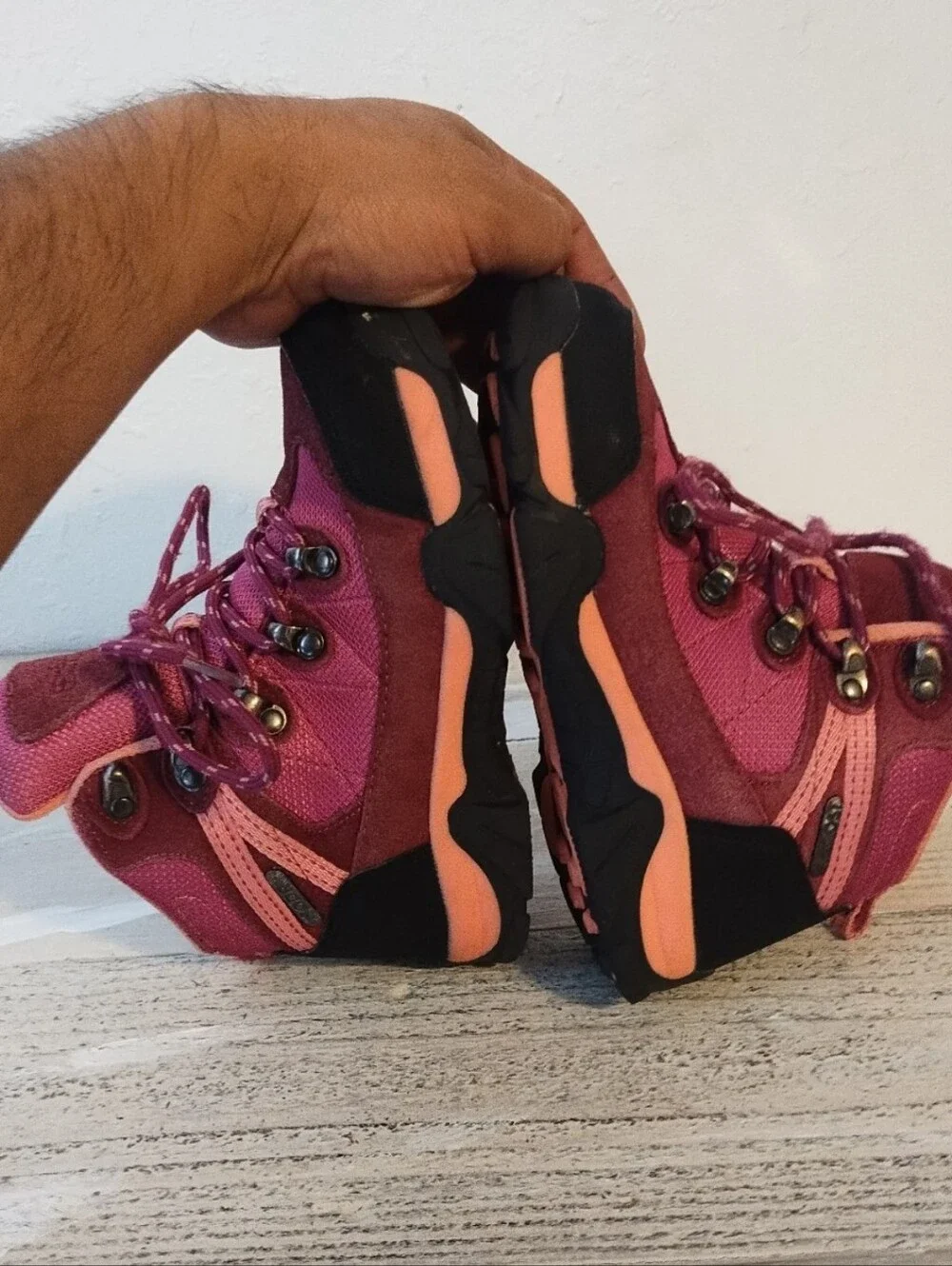 Hiking Boots Mountain Warehouse (U.S.A girls size 1) UK girls size 13) color